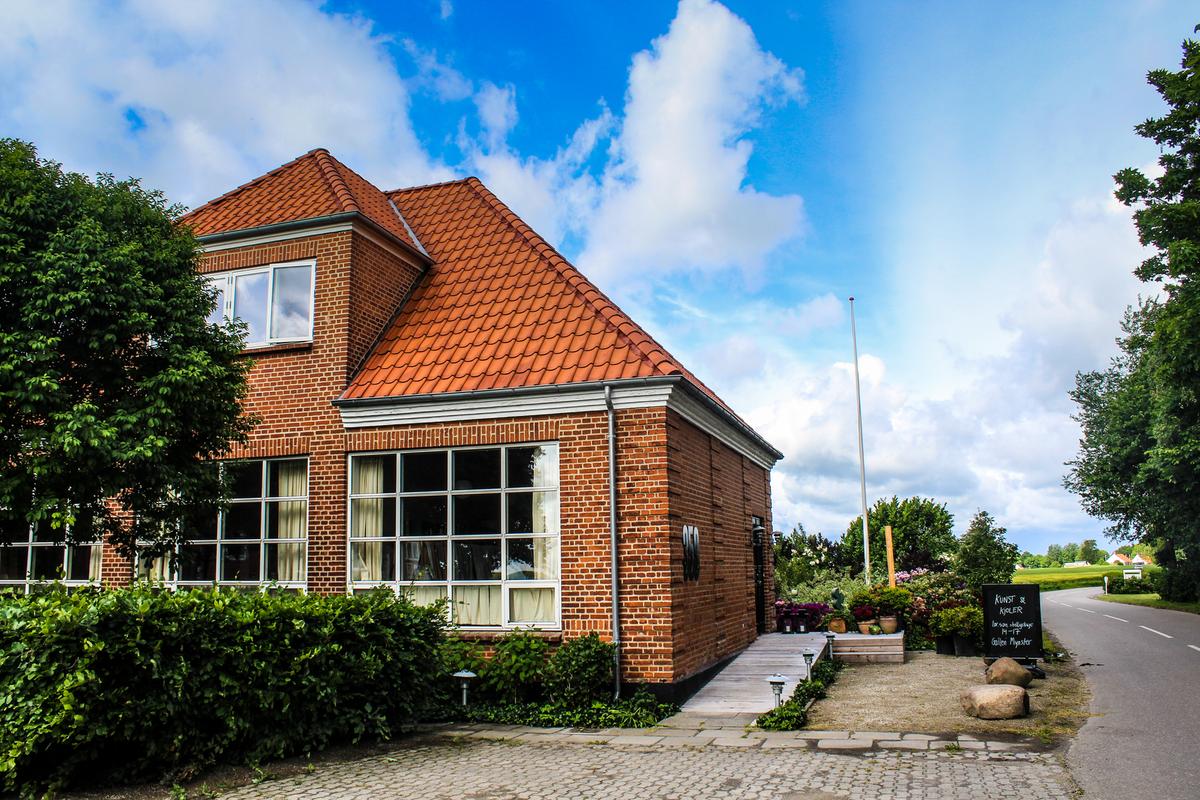 Blauer Himmel über der Galerie Mynster