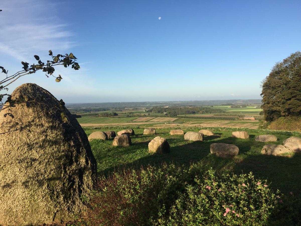 Yding Skovhøj an einem Sonnentag