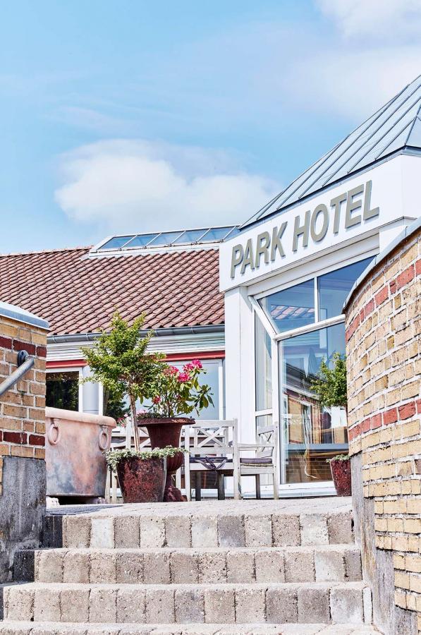 Eingang des Montra Parkhotel Odder