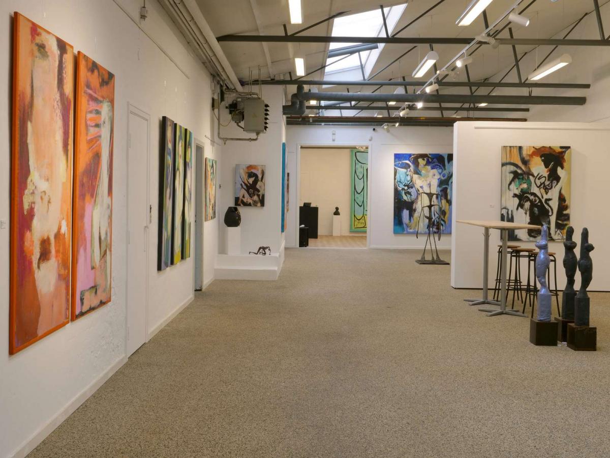 Gallerivægge hos Galleri Brænderigaarden i Horsens - en del af Destination Kystlandet