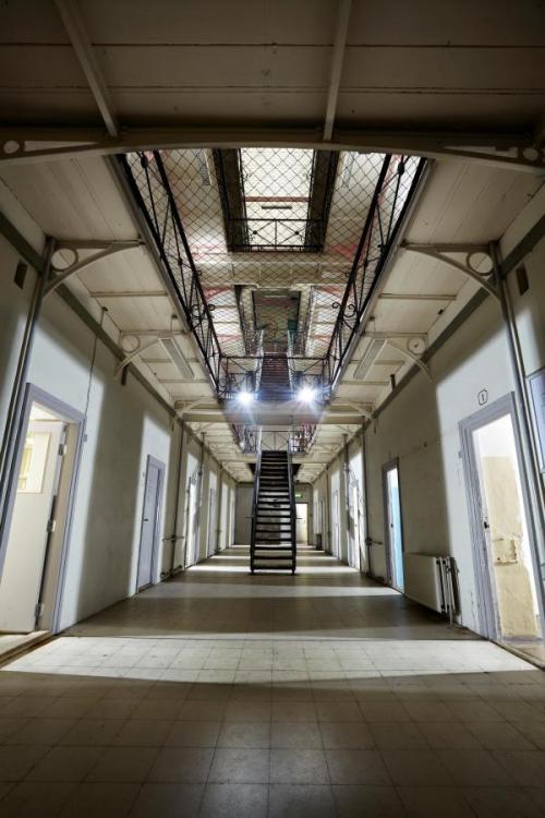 The hallway in FÆNGSLET in Horsens where you can hold meetings in a old prison cell