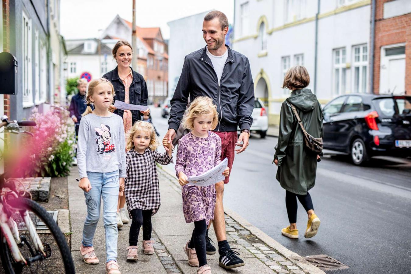 Family on a treasure hunt in the streets of Odder - part of Destination Coastal Land