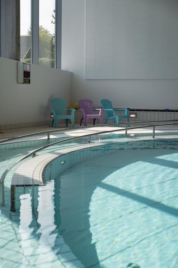 Handicap-venlig svømmehal i Hou ved Odder 