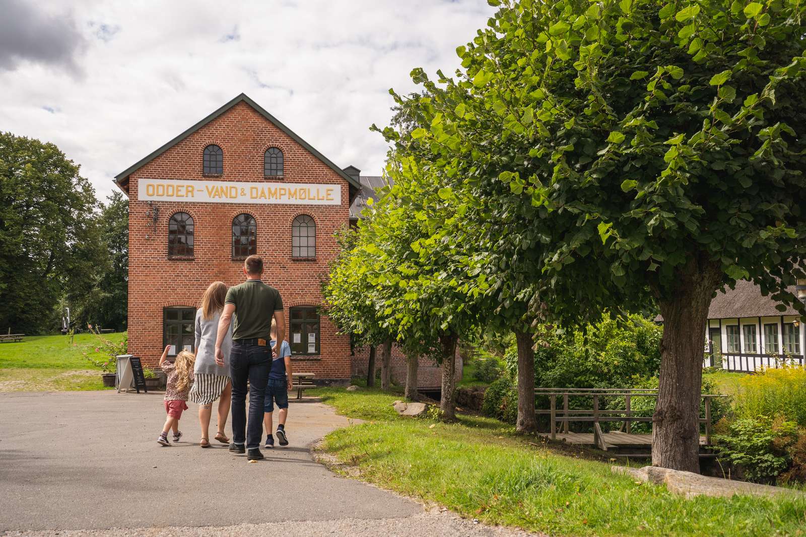 Familie går sammen ved Odder Museum