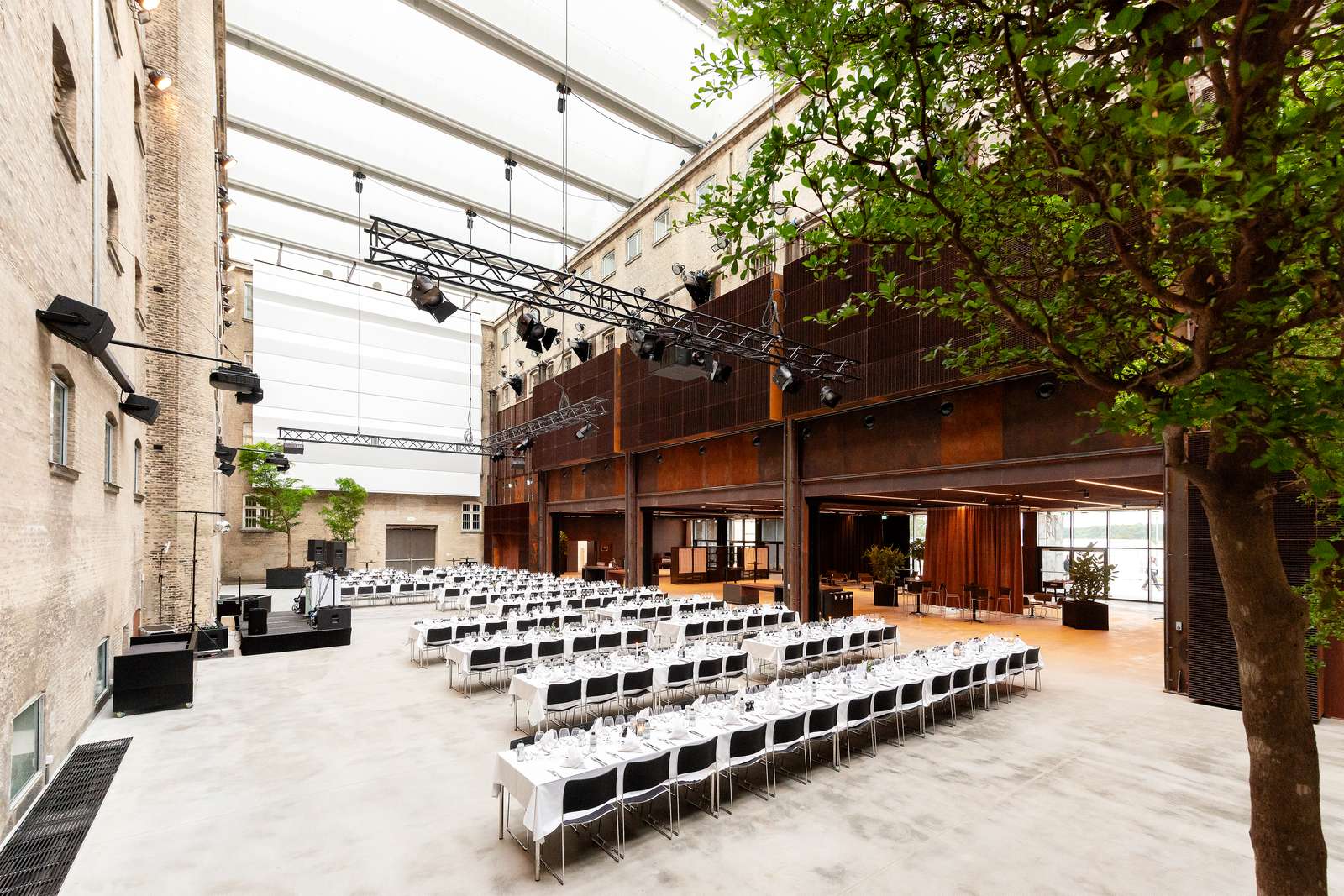 Møde eller konference i Vestsalen på Horsens tidligere statsfængsel