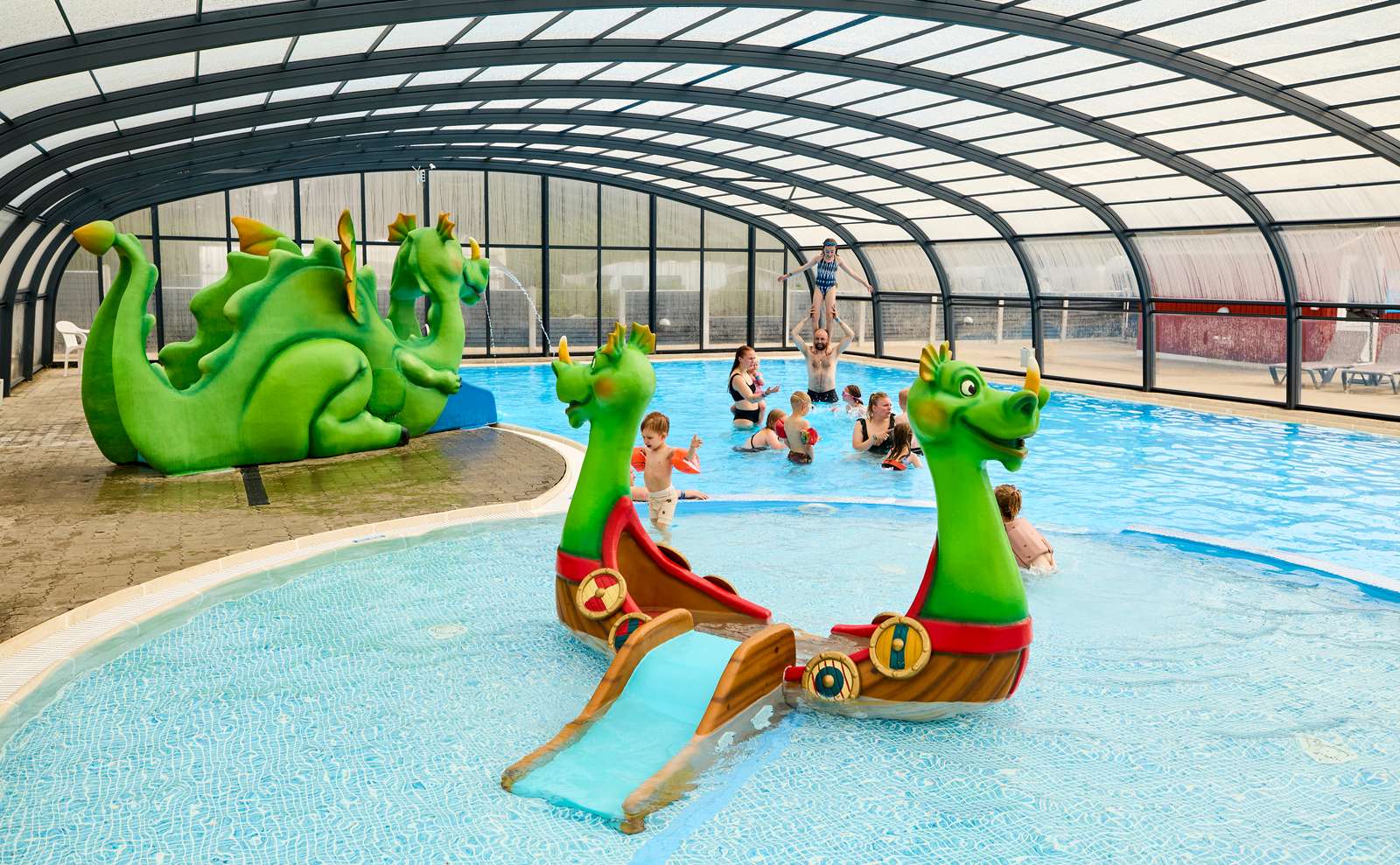 Den overdækkede pool hos Horsens City Camping