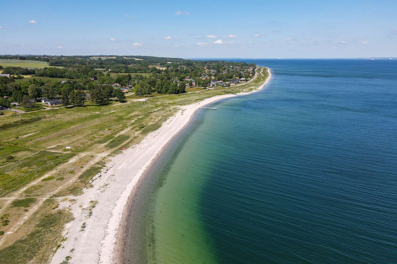 Dronefoto af Kysing Strand