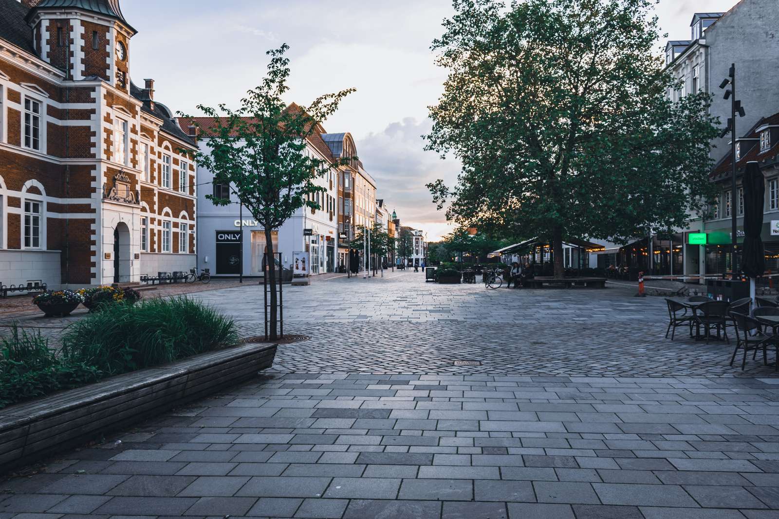 Solopgang på gågaden i Horsens