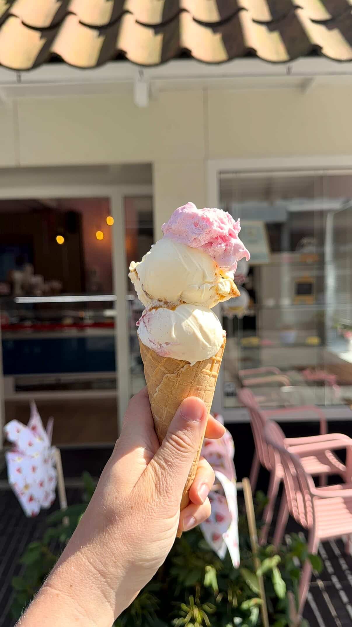 En vaffelis med guf fra Odder'Isen