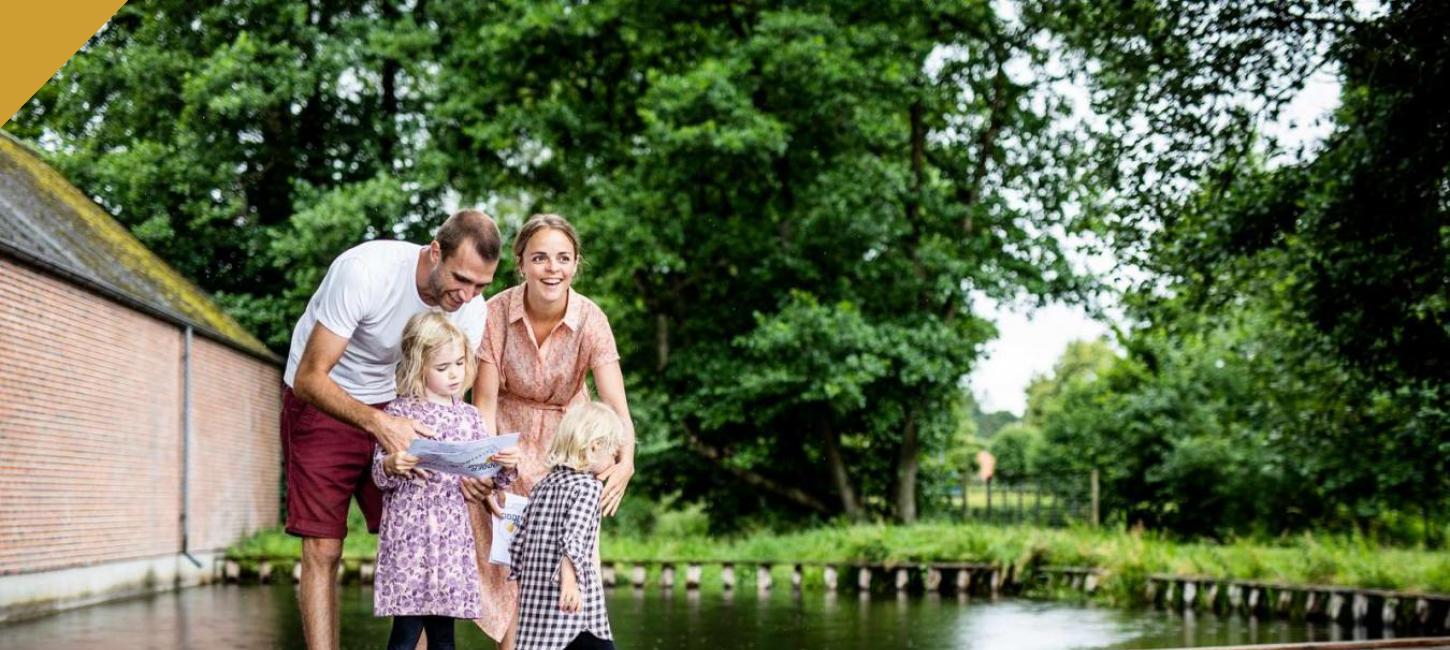 Family on the Tunø Rundt treasure hunt - one of four treasure hunts in Destination Coastal Land