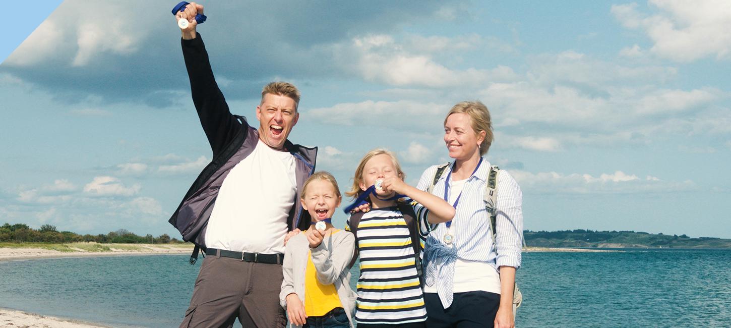 Family on the treasure hunt Tunø Rundt - one of four treasure hunts in Destination Coastal Land
