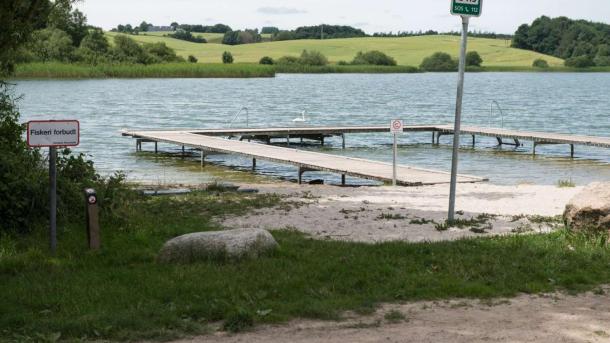 The jetty at Ring Lake