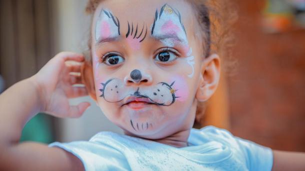 Child activity face painting