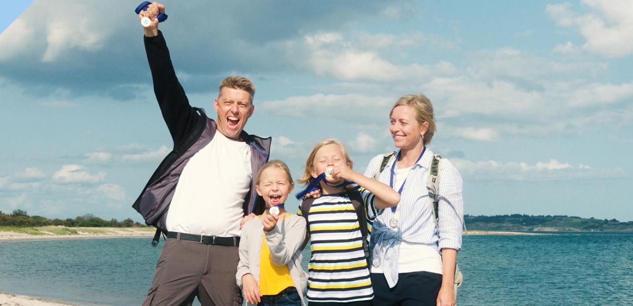 Family on the treasure hunt Tunø Rundt - one of four treasure hunts in Destination Coastal Land