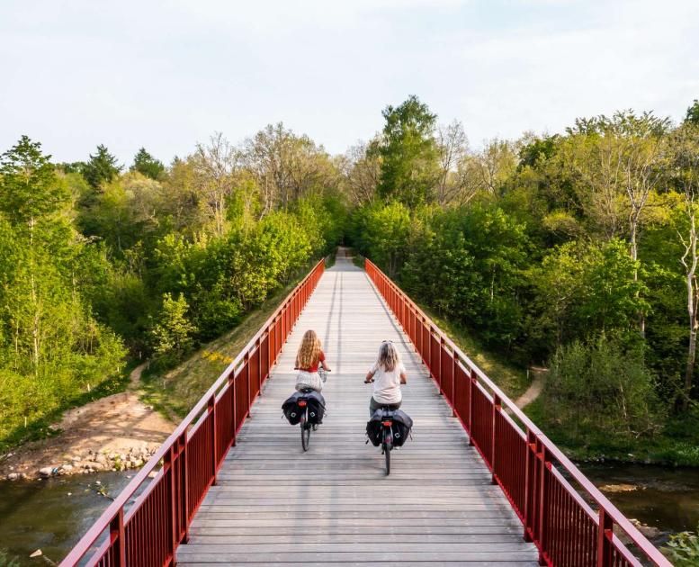 Cyklister på Den Genfundne Bro